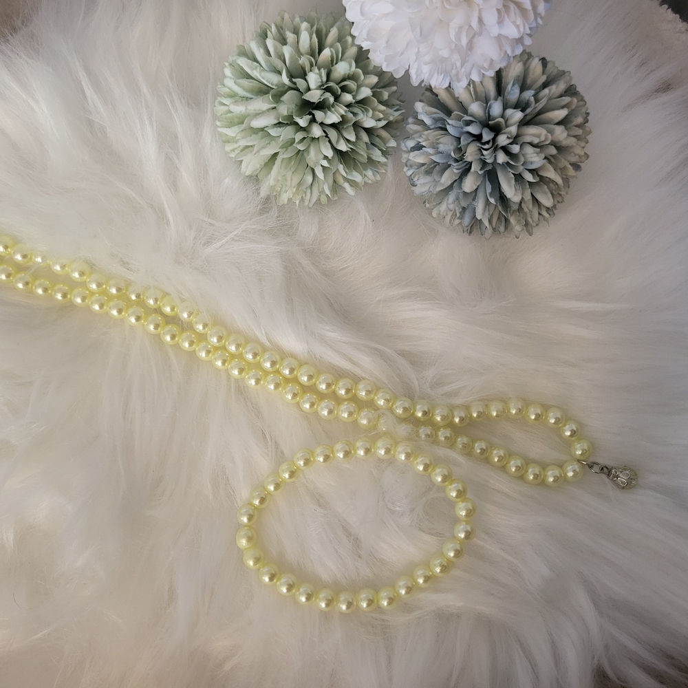 Classic Gold Pearl Necklace and Bracelet Set